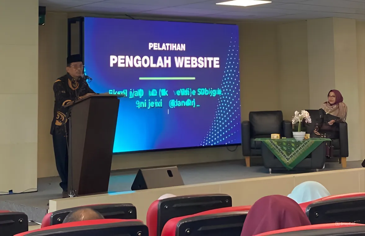 Pelatihan Pengolah Website: Eksplorasi Kreatif Website Sebagai University Branding di UIN STS Jambi